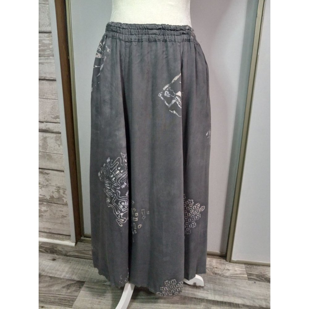 Exotic Small Grey Flowy Boho Casual Travel Occasion Midi Skirt